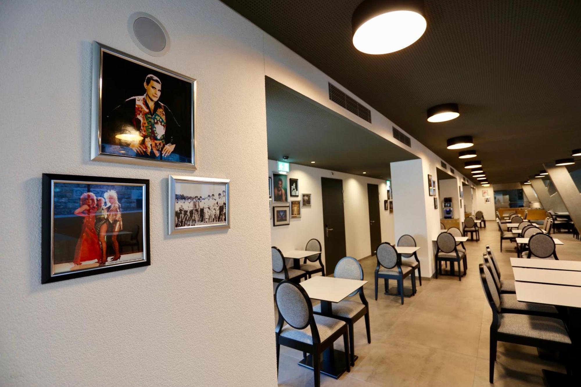 "The Freddie Mercury" Hotel 몽트뢰 외부 사진