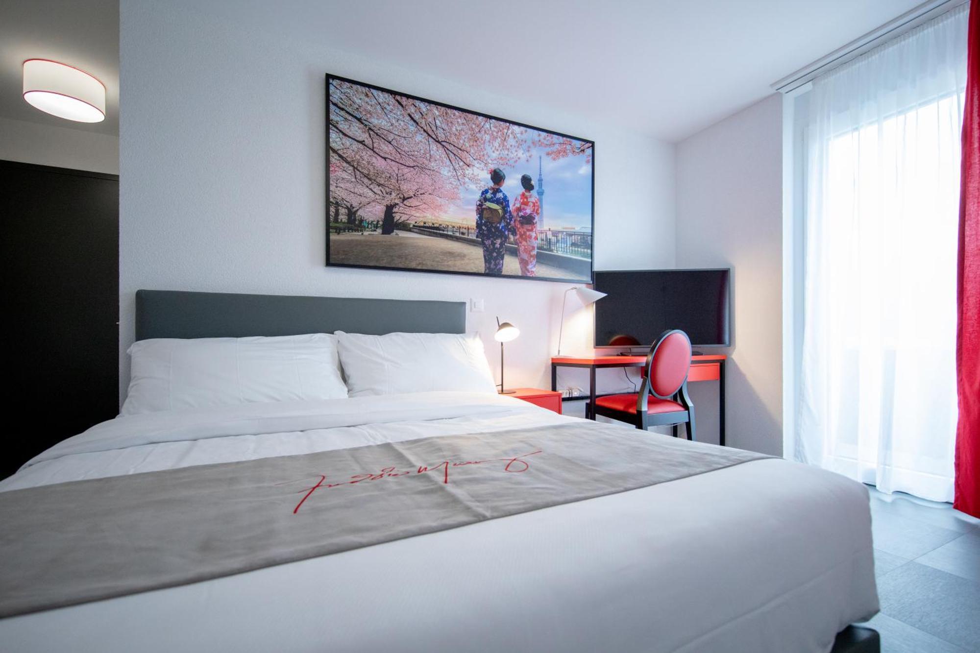 "The Freddie Mercury" Hotel 몽트뢰 외부 사진