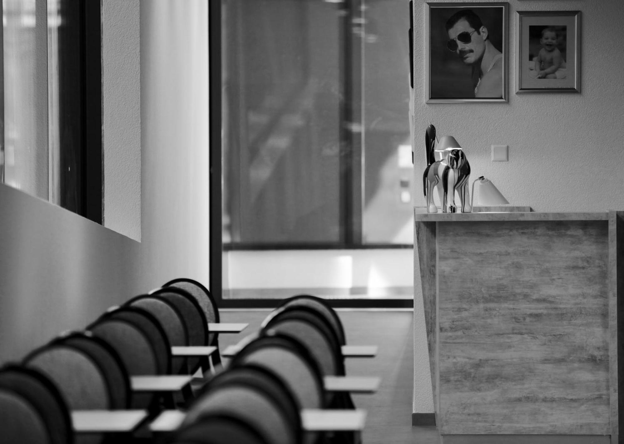 "The Freddie Mercury" Hotel 몽트뢰 외부 사진